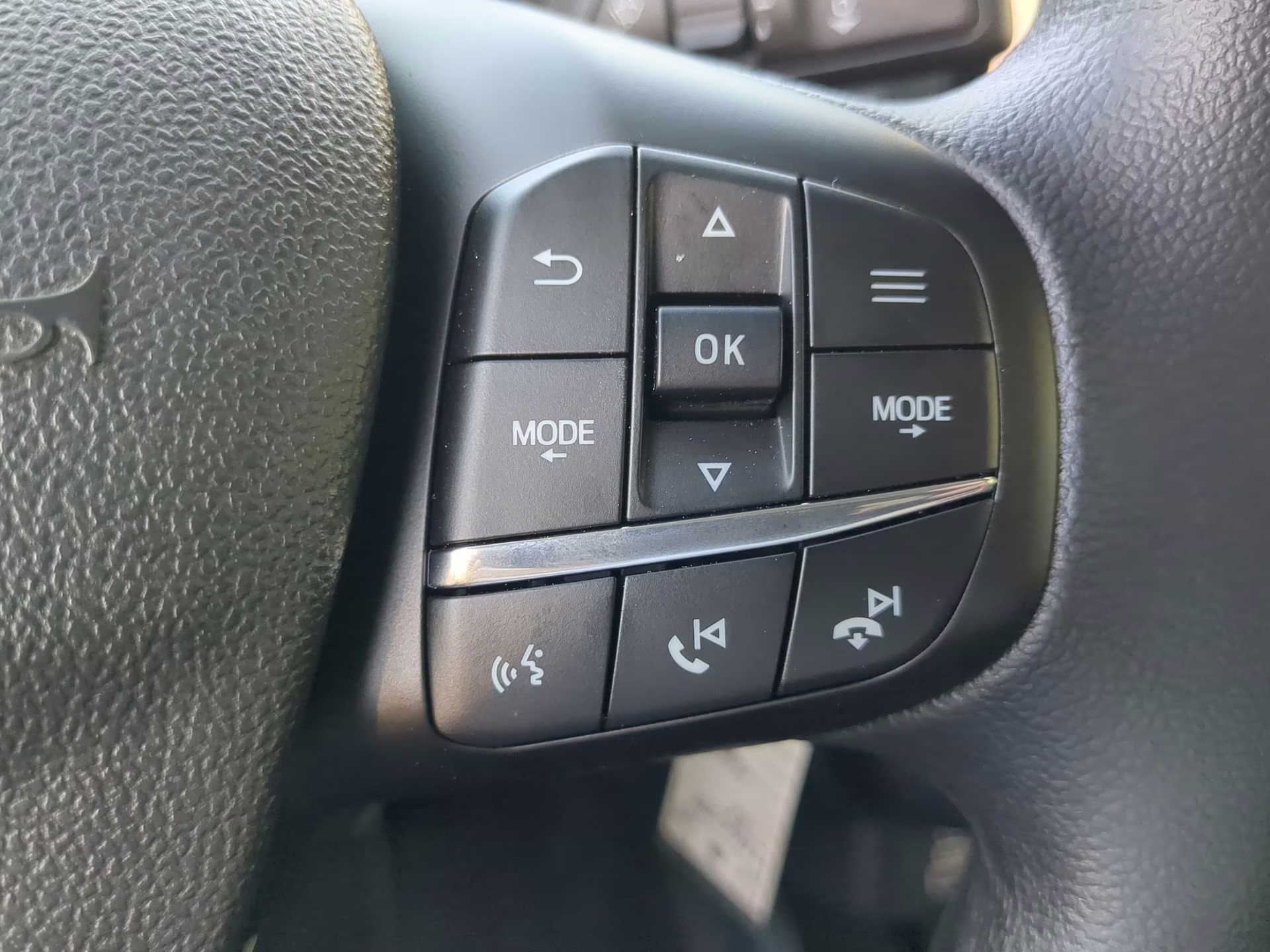2026 Carbonized Gray Metallic Ford Maverick XL Crew Cab Pickup FWD Truck