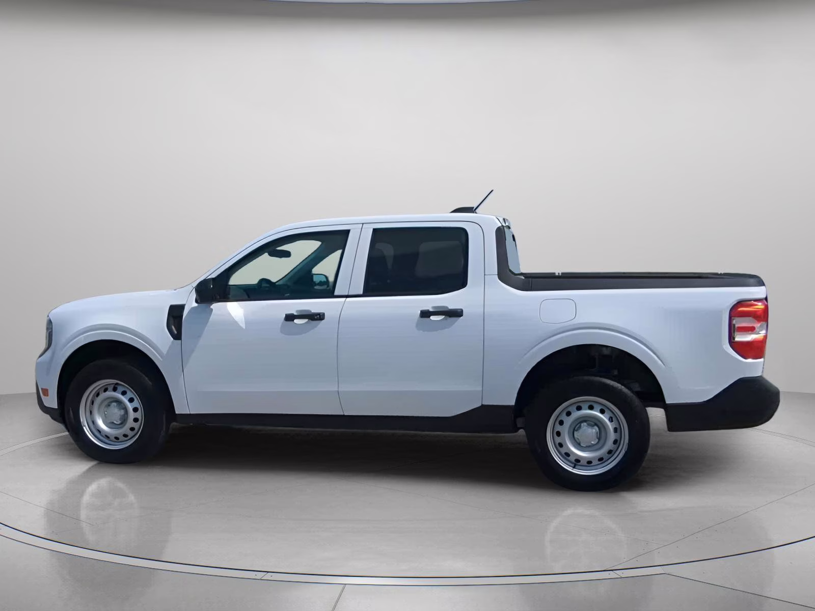 2026 Oxford White Ford Maverick XL Crew Cab Pickup FWD Truck