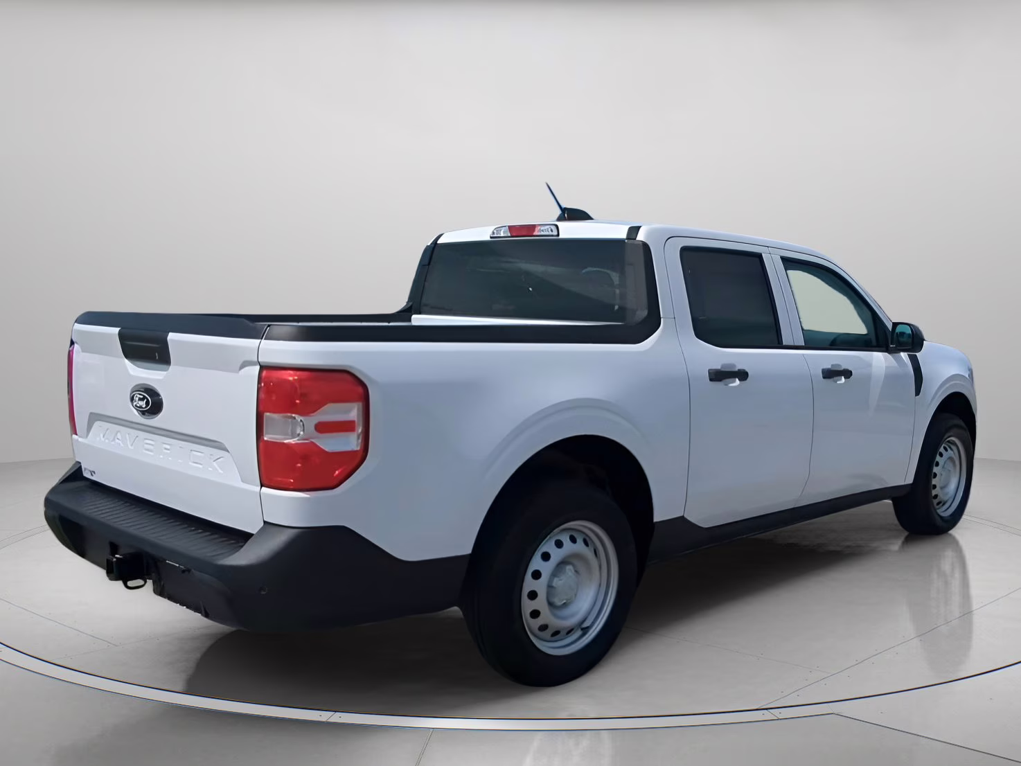 2026 Oxford White Ford Maverick XL Crew Cab Pickup FWD Truck