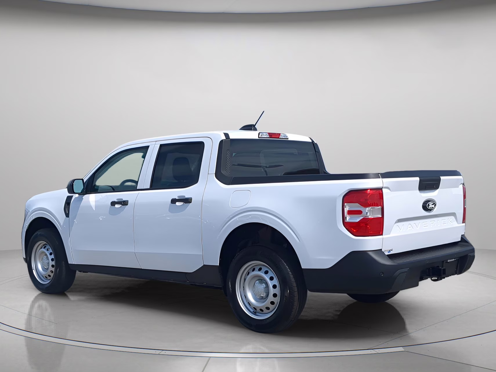 2026 Oxford White Ford Maverick XL Crew Cab Pickup FWD Truck