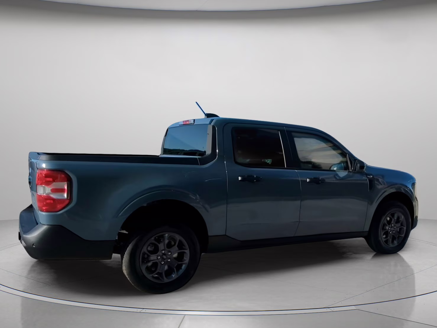 2026 Oxford White Ford Maverick XLT Crew Cab Pickup FWD Truck