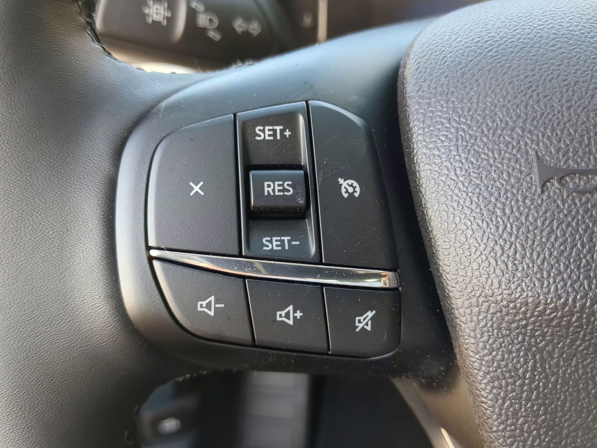 2026 Oxford White Ford Maverick XLT Crew Cab Pickup FWD Truck