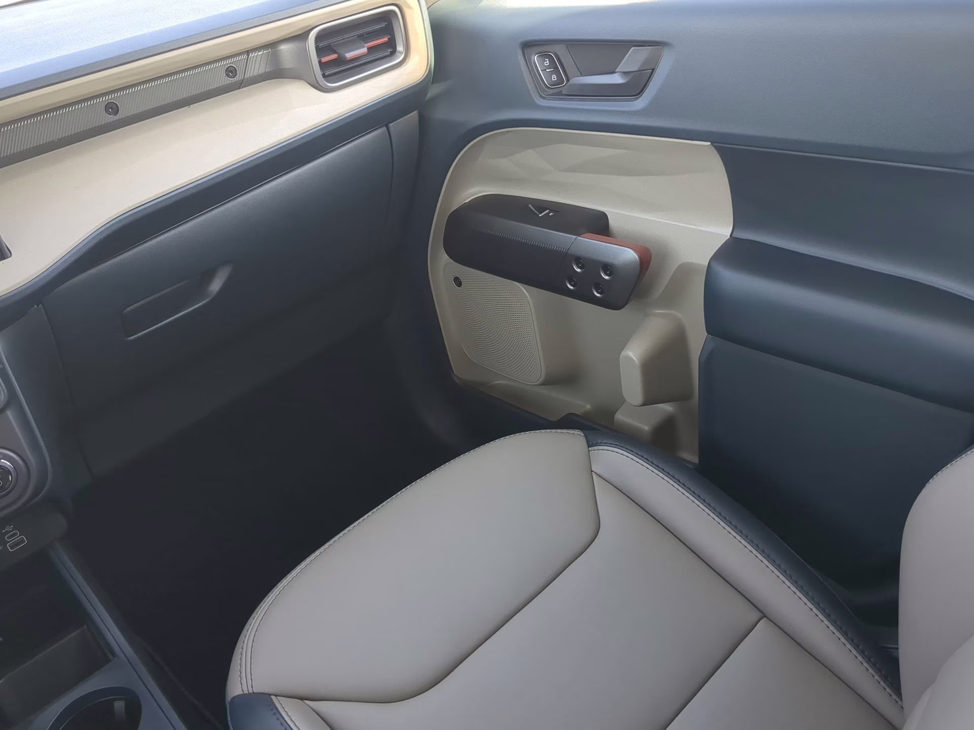 2026 Oxford White Ford Maverick LARIAT Crew Cab Pickup AWD Truck