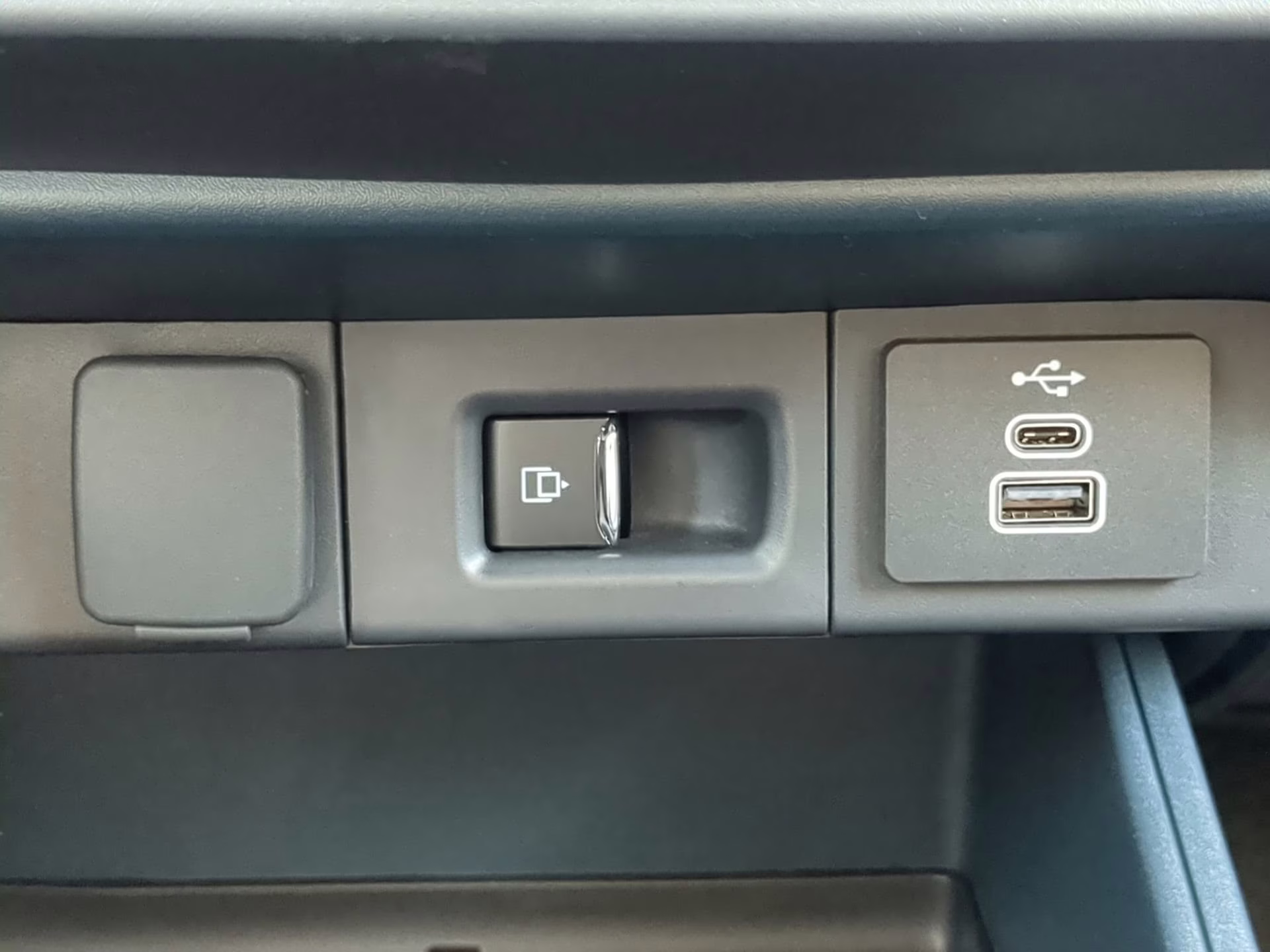 2026 Oxford White Ford Maverick LARIAT Crew Cab Pickup AWD Truck