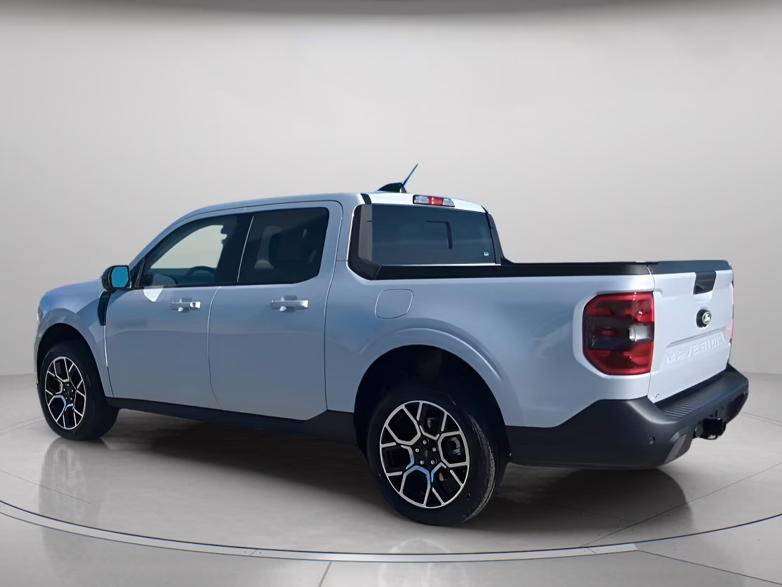 2026 Space White Metallic Ford Maverick LARIAT Crew Cab Pickup AWD Truck