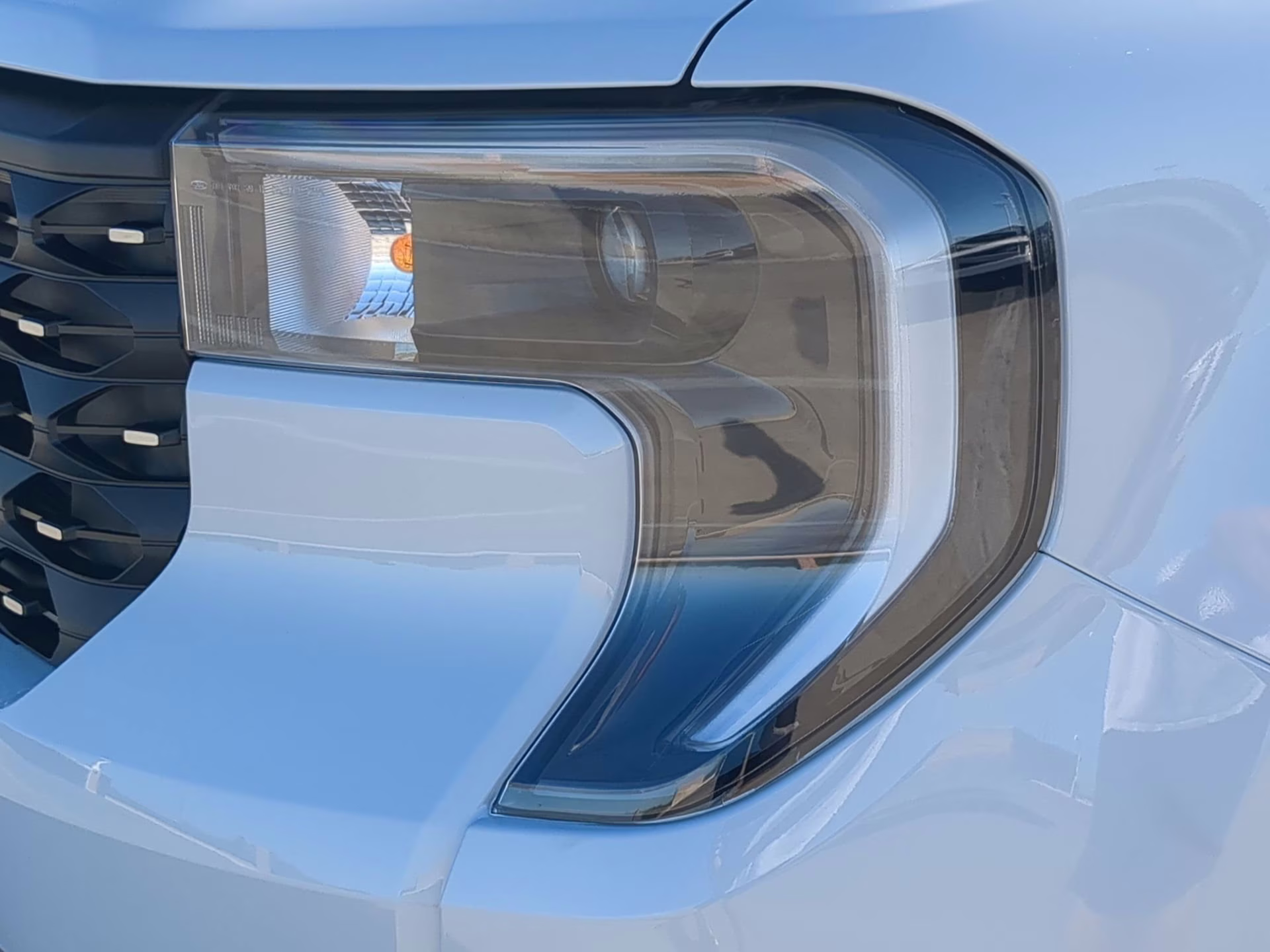 2026 Space White Metallic Ford Maverick LARIAT Crew Cab Pickup AWD Truck