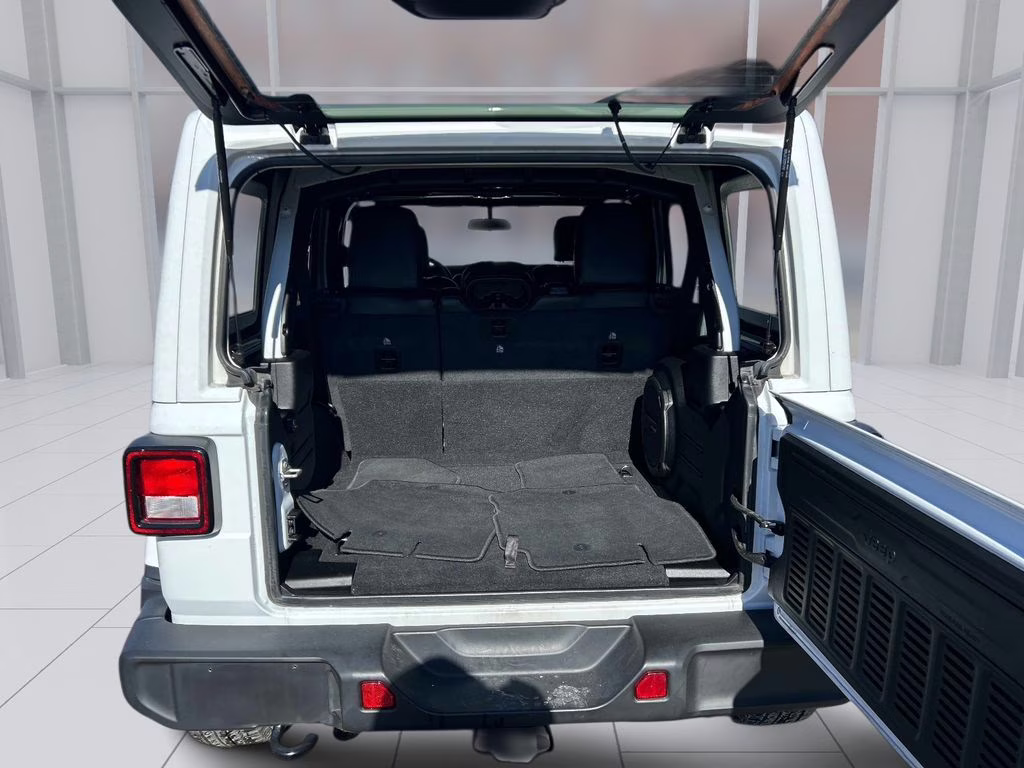 2021 Bright White Clearcoat Jeep Wrangler Unlimited Sahara Altitude 4X4 SUV