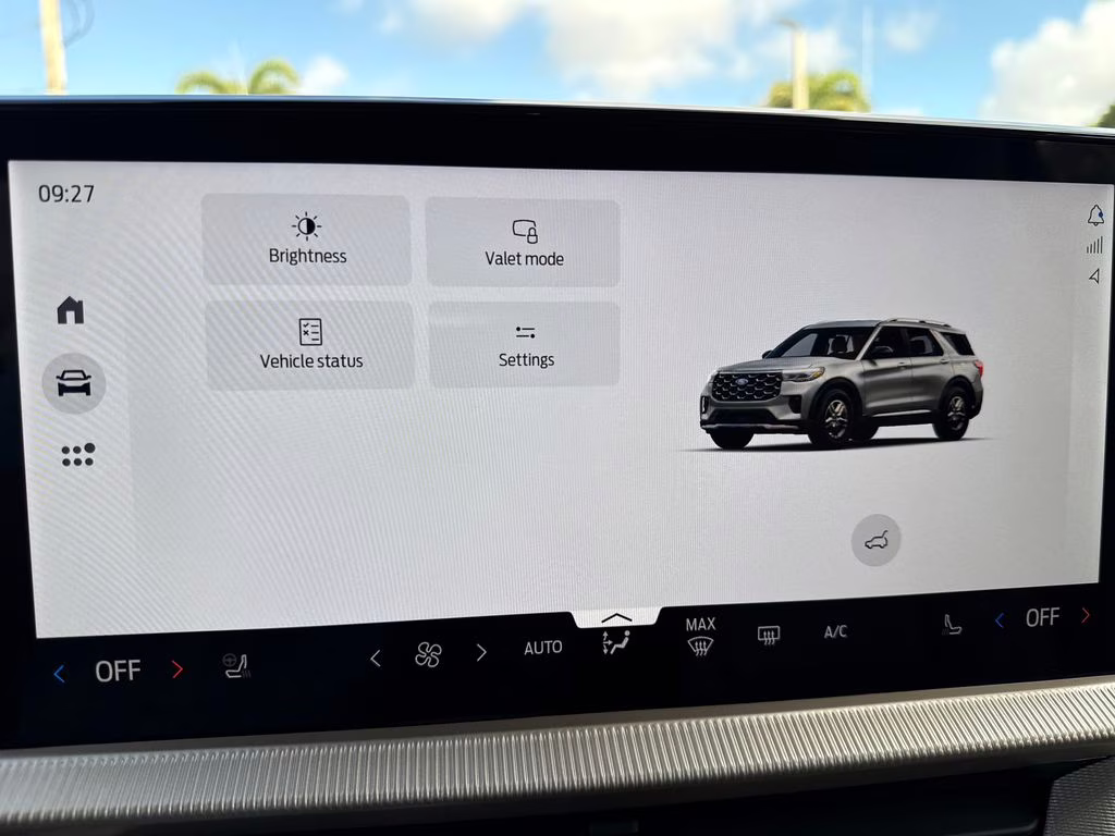 2026 Star White Metallic Tri-Coat Ford Explorer Active RWD SUV