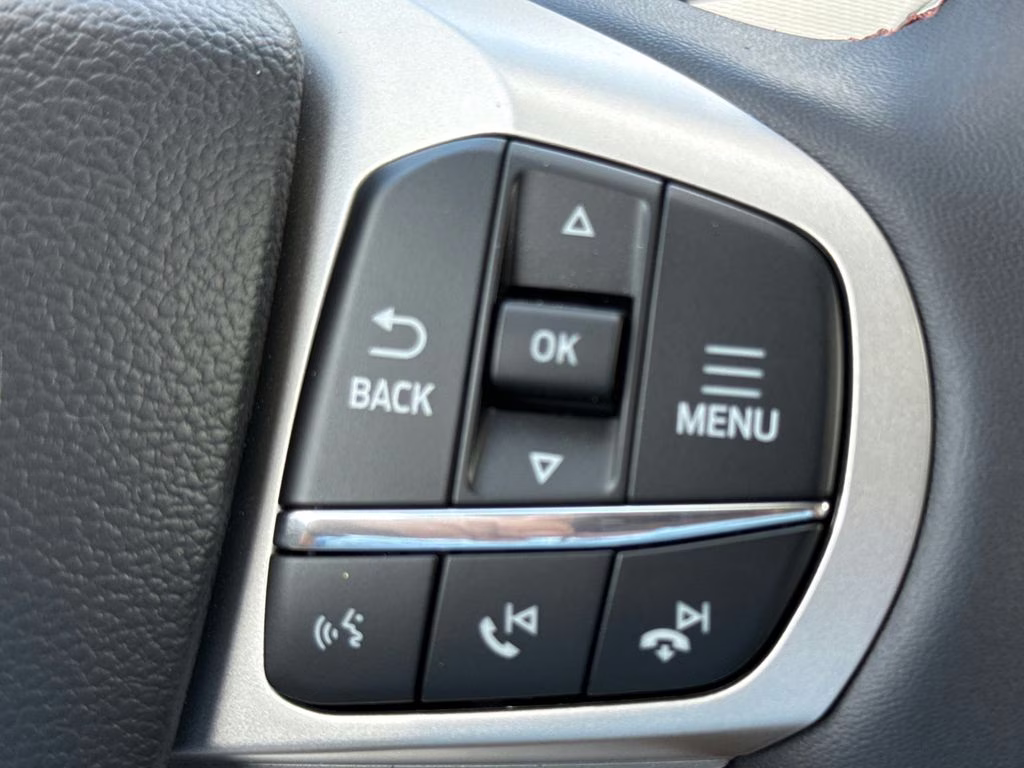 2026 Star White Metallic Tri-Coat Ford Explorer Active RWD SUV