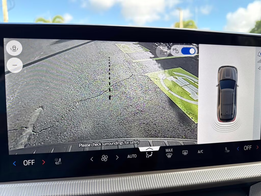 2026 Star White Metallic Tri-Coat Ford Explorer Active RWD SUV