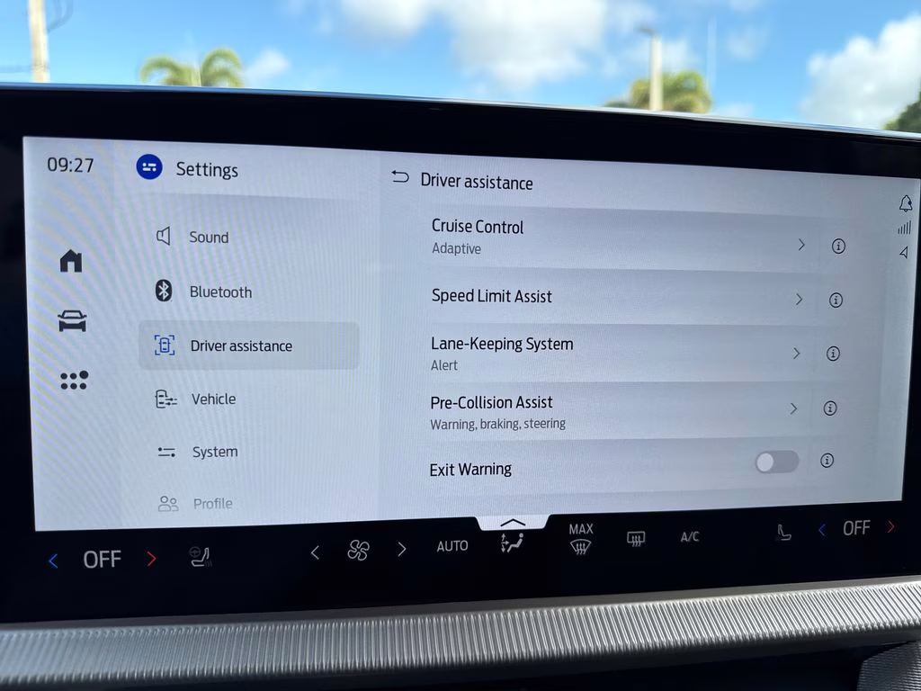 2026 Star White Metallic Tri-Coat Ford Explorer Active RWD SUV