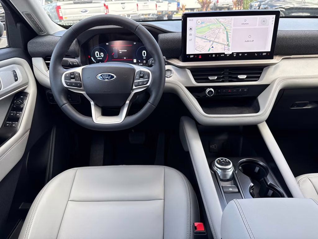 2026 Star White Metallic Tri-Coat Ford Explorer Active RWD SUV