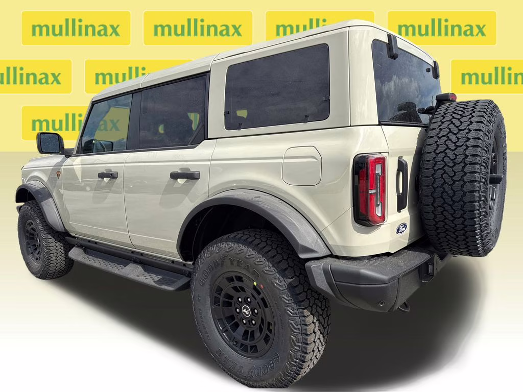 2026 Desert Sand Ford Bronco Badlands 4X4 SUV