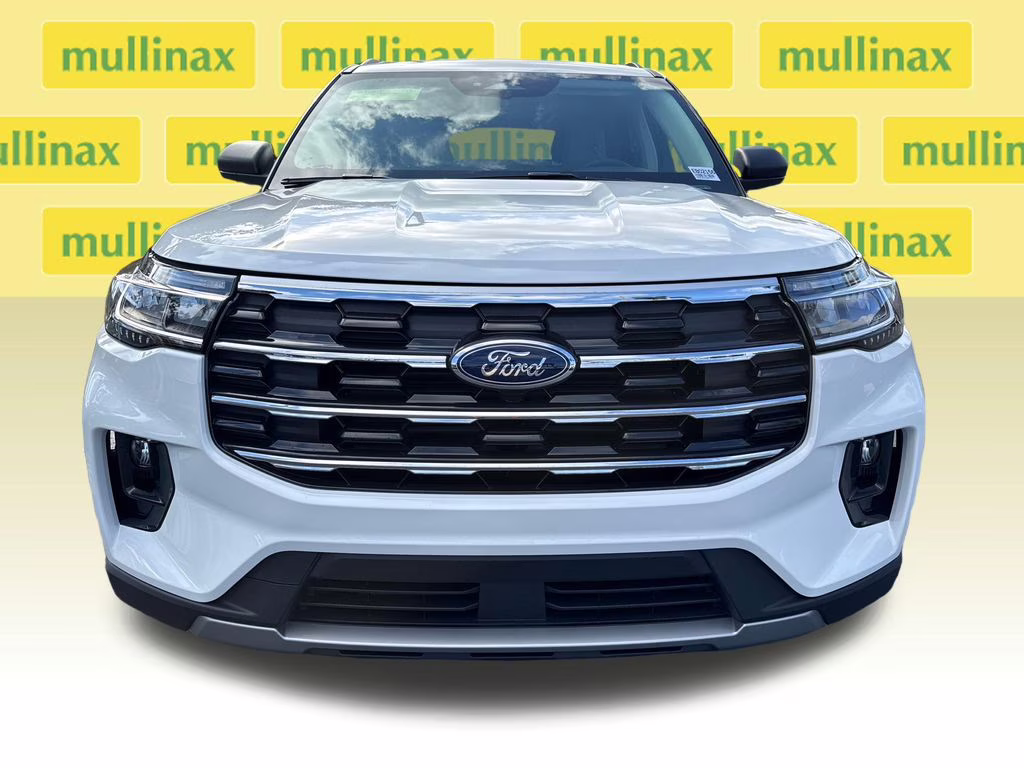 2026 Star White Metallic Tri-Coat Ford Explorer Active RWD SUV