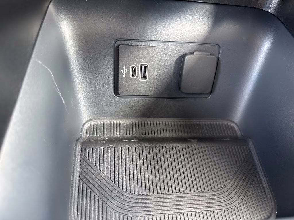 2026 Star White Metallic Tri-Coat Ford Explorer Active RWD SUV