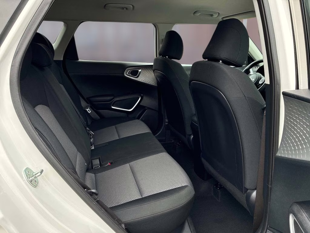 2023 Snow White Pearl Kia Soul LX FWD Hatchback