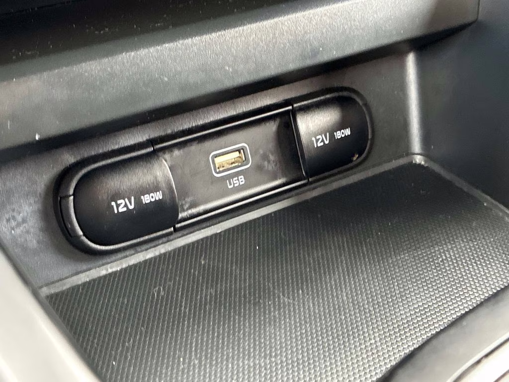 2023 Snow White Pearl Kia Soul LX FWD Hatchback