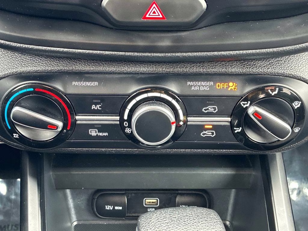 2023 Snow White Pearl Kia Soul LX FWD Hatchback