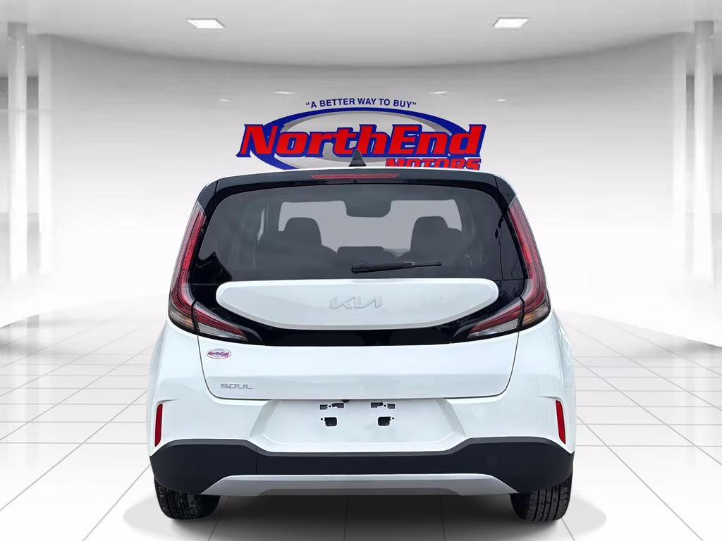 2023 Snow White Pearl Kia Soul LX FWD Hatchback