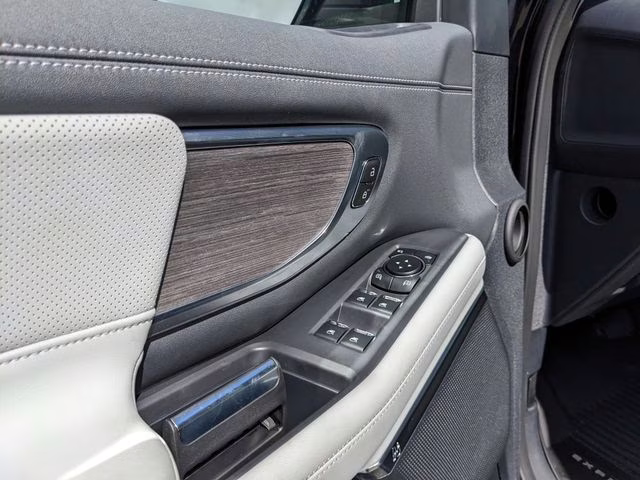 2026 Black Metallic Ford Expedition Max Platinum 4X4 SUV