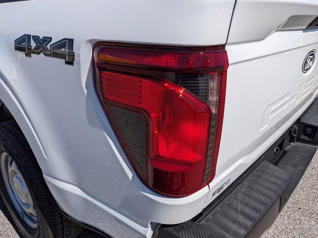 2026 Oxford White Ford F-150 XL 4X4 Truck