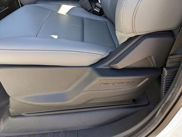 2026 Oxford White Ford F-150 XL 4X4 Truck