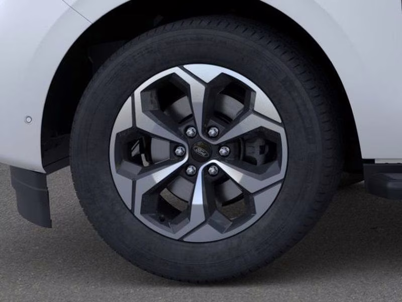 2026 Star White Metallic Tri-Coat Ford Expedition Active RWD SUV