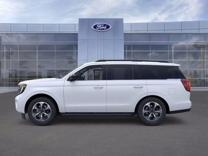 2026 Star White Metallic Tri-Coat Ford Expedition Active RWD SUV