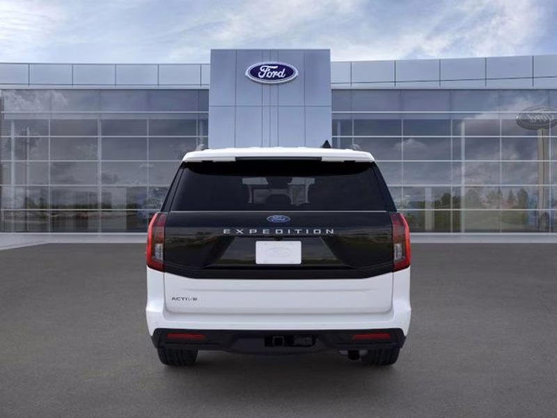 2026 Star White Metallic Tri-Coat Ford Expedition Active RWD SUV