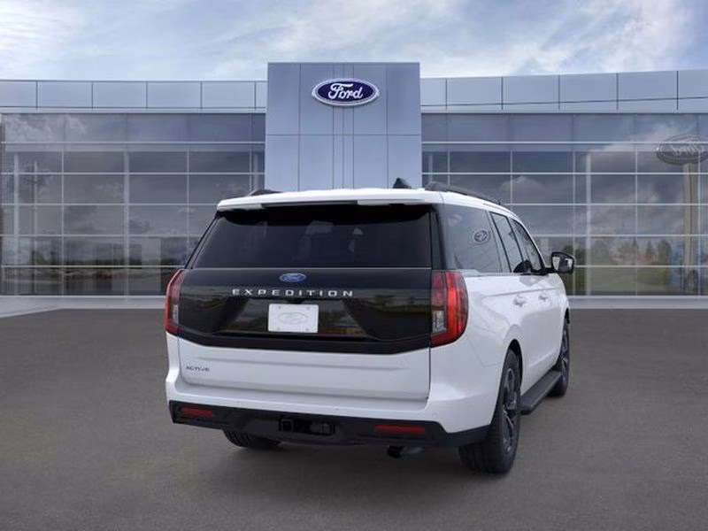 2026 Star White Metallic Tri-Coat Ford Expedition Active RWD SUV
