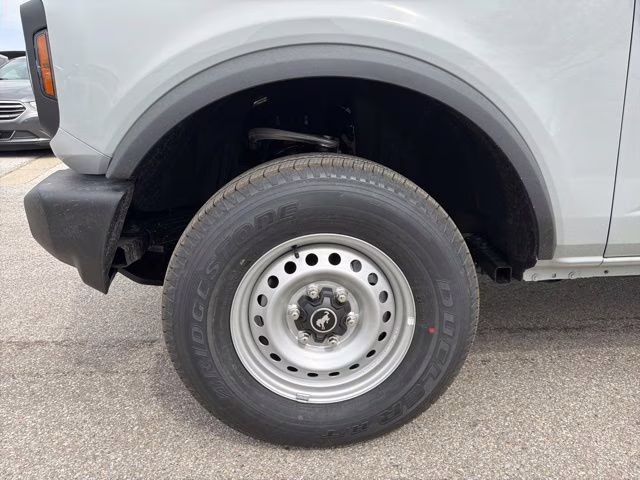 2026 Avalanche Gray Ford Bronco Base 4X4 SUV