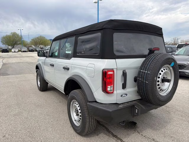 2026 Avalanche Gray Ford Bronco Base 4X4 SUV