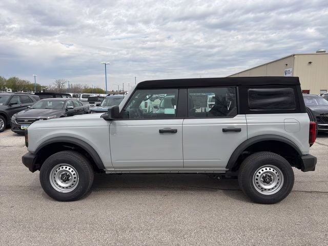 2026 Avalanche Gray Ford Bronco Base 4X4 SUV