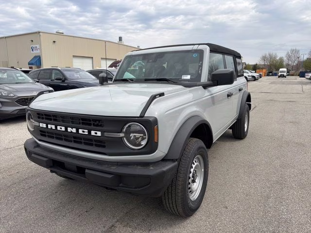 2026 Avalanche Gray Ford Bronco Base 4X4 SUV
