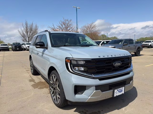 2026 Glacier Gray Metallic Tri-Coat Ford Expedition Platinum 4X4 SUV