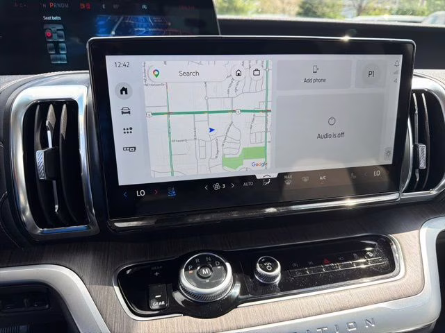 2026 Glacier Gray Metallic Tri-Coat Ford Expedition Platinum 4X4 SUV