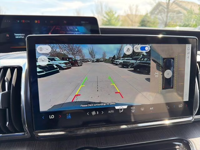 2026 Glacier Gray Metallic Tri-Coat Ford Expedition Platinum 4X4 SUV