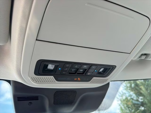 2026 Glacier Gray Metallic Tri-Coat Ford Expedition Platinum 4X4 SUV