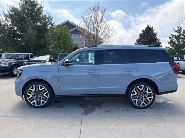2026 Glacier Gray Metallic Tri-Coat Ford Expedition Platinum 4X4 SUV
