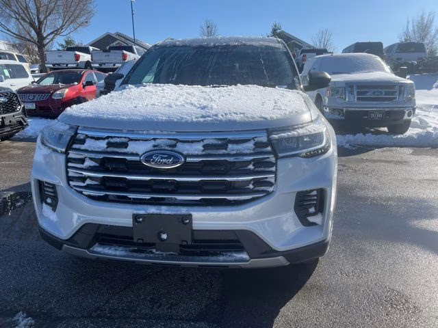 2026 Space White Metallic Ford Explorer Active 4X4 SUV
