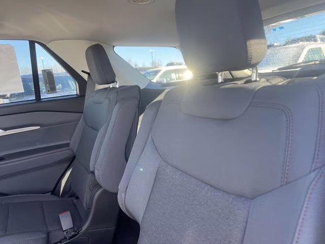 2026 Space White Metallic Ford Explorer Active 4X4 SUV