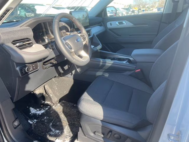 2026 Space White Metallic Ford Explorer Active 4X4 SUV