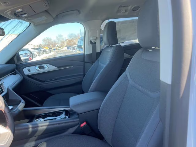 2026 Space White Metallic Ford Explorer Active 4X4 SUV