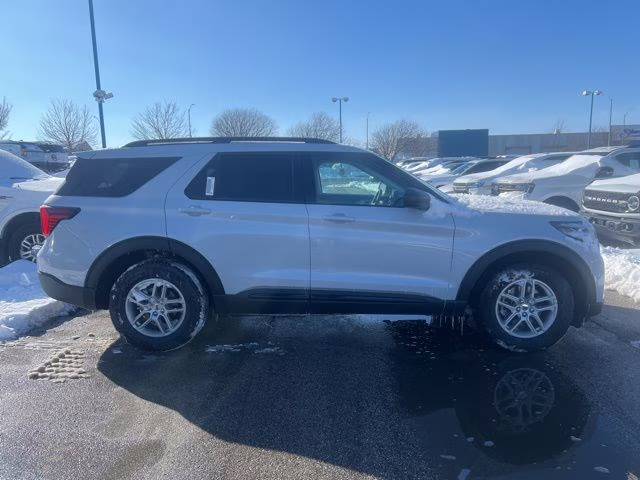 2026 Space White Metallic Ford Explorer Active 4X4 SUV