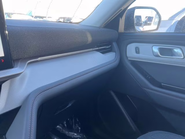 2026 Space White Metallic Ford Explorer Active 4X4 SUV