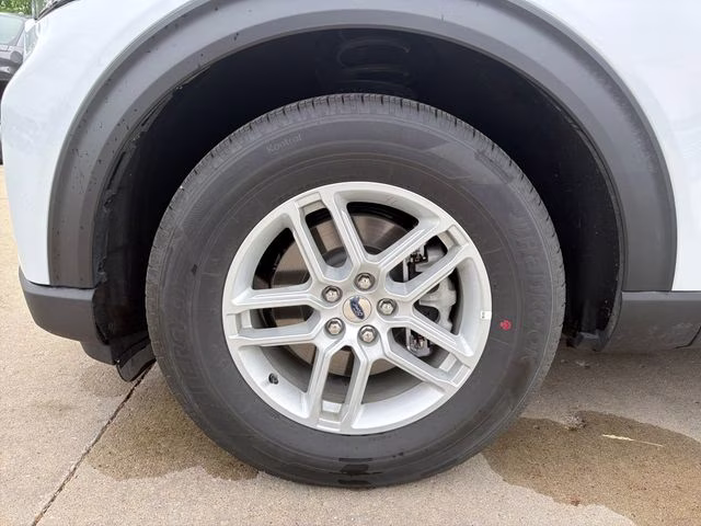 2026 White Ford Explorer Active 4X4 SUV