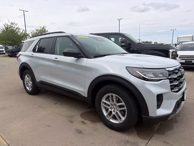 2026 White Ford Explorer Active 4X4 SUV