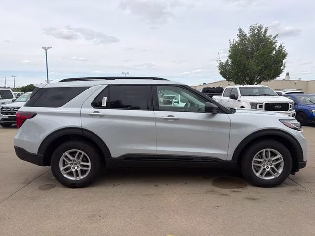 2026 White Ford Explorer Active 4X4 SUV