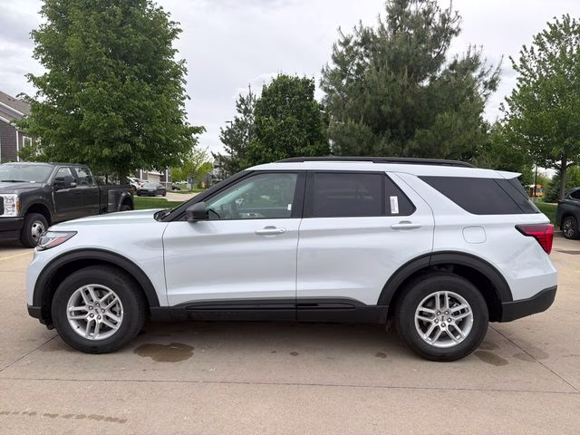 2026 White Ford Explorer Active 4X4 SUV