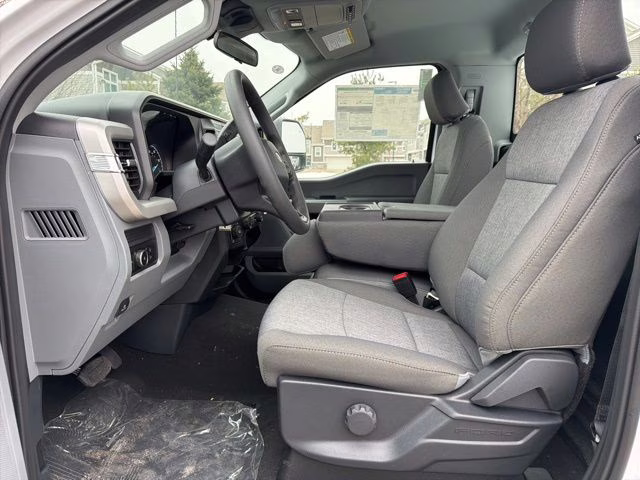 2026 Oxford White Ford Super Duty F-250 SRW XL 4X4 Truck